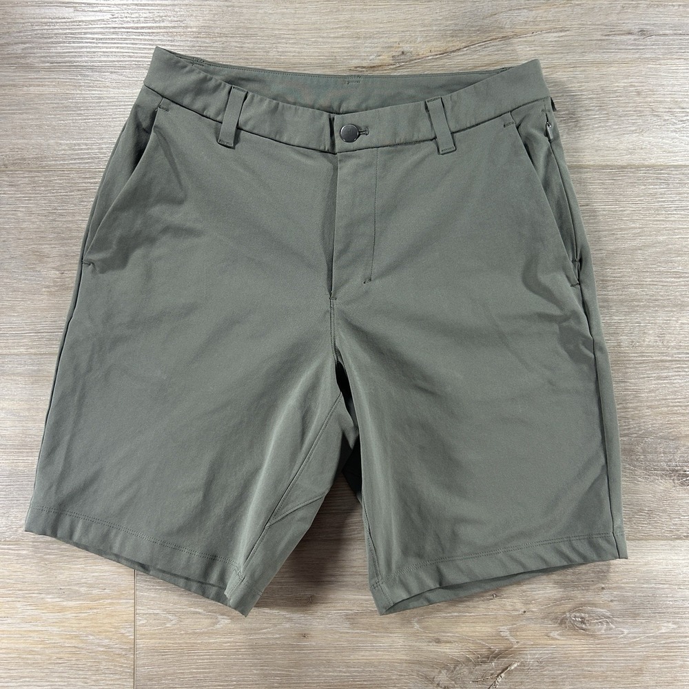 Lululemon Size 30 Green Commission Shorts Classic Fit 9" Warpstreme Performance